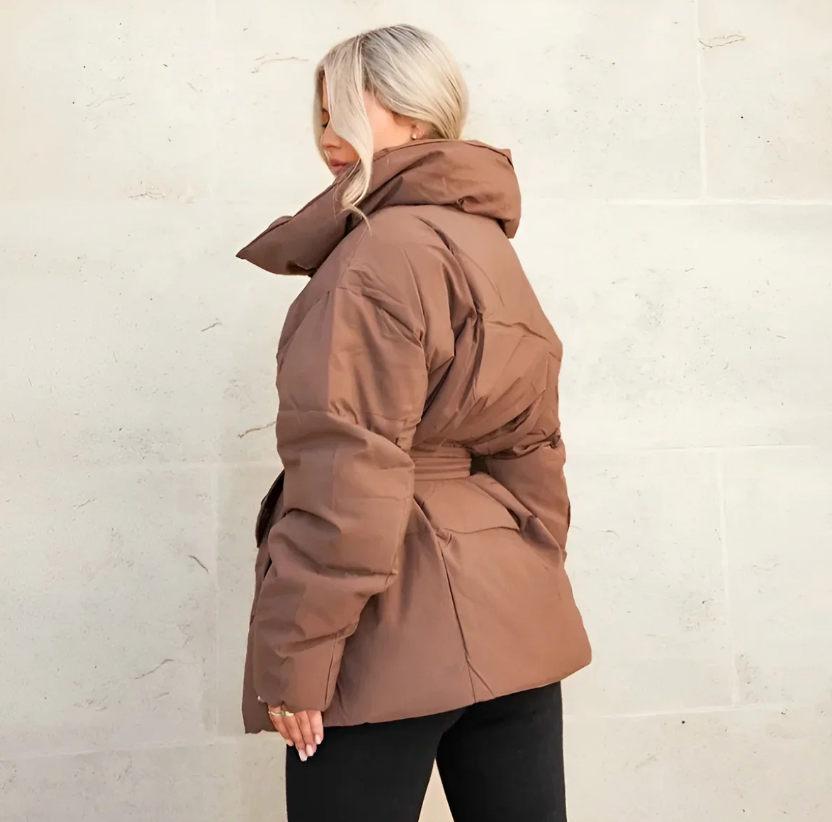 NOMI™ - Elegant Polstrad Jacka