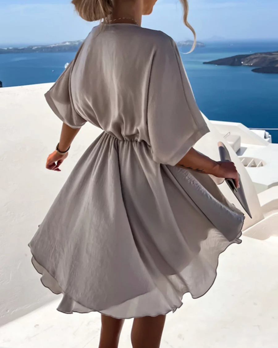 Nomi™ - Elegant Flödande Klänning för en Stilfull Look