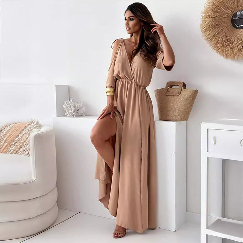 NOMI™ - Elegant V-ringad Klänning med Slits